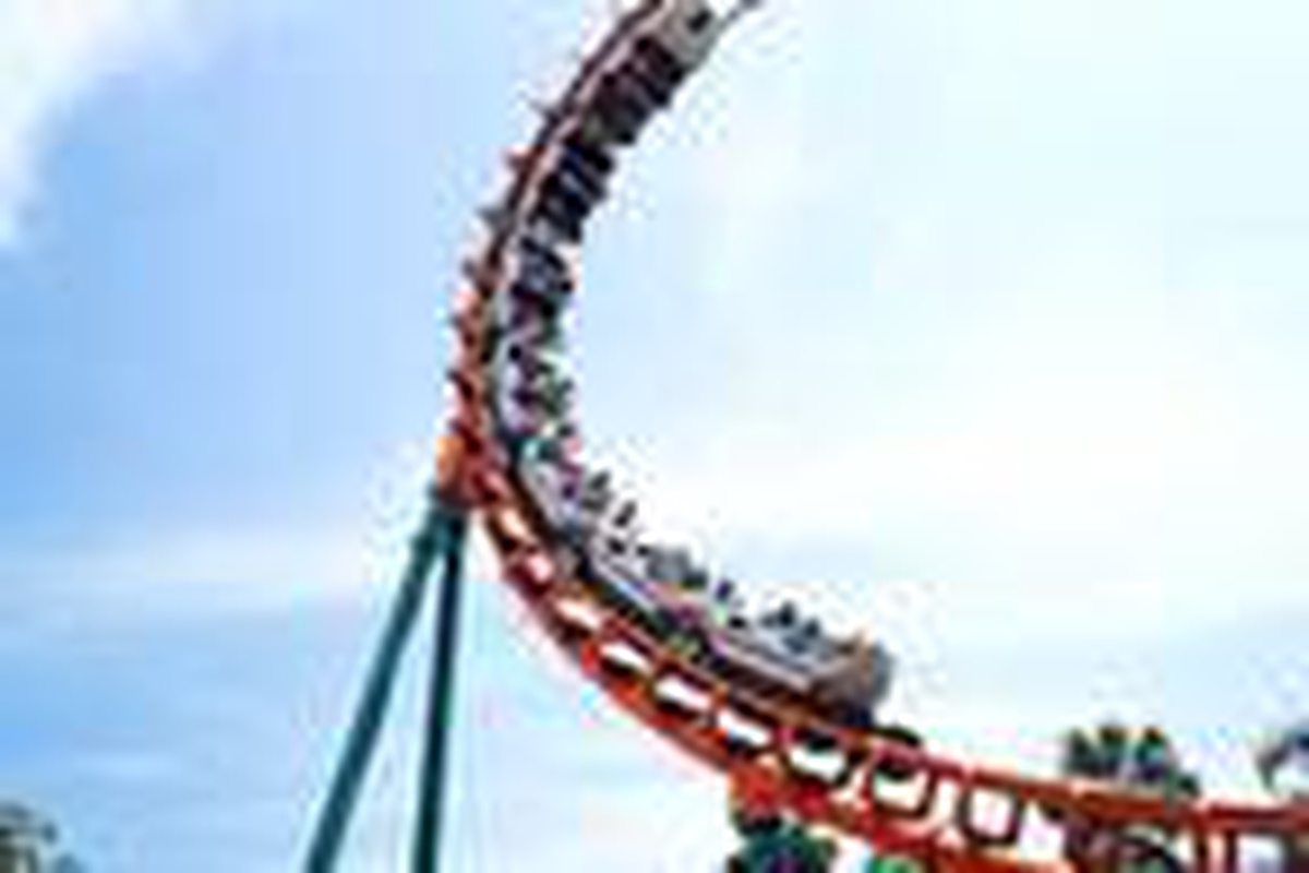 Fransa\'da bir kadın lunaparktaki hız treninden düşerek hayatını kaybetti