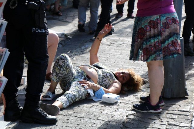 İstanbul'un göbeğinde güpegündüz sevgili şiddeti! Karnından ve baldırından yaraladı