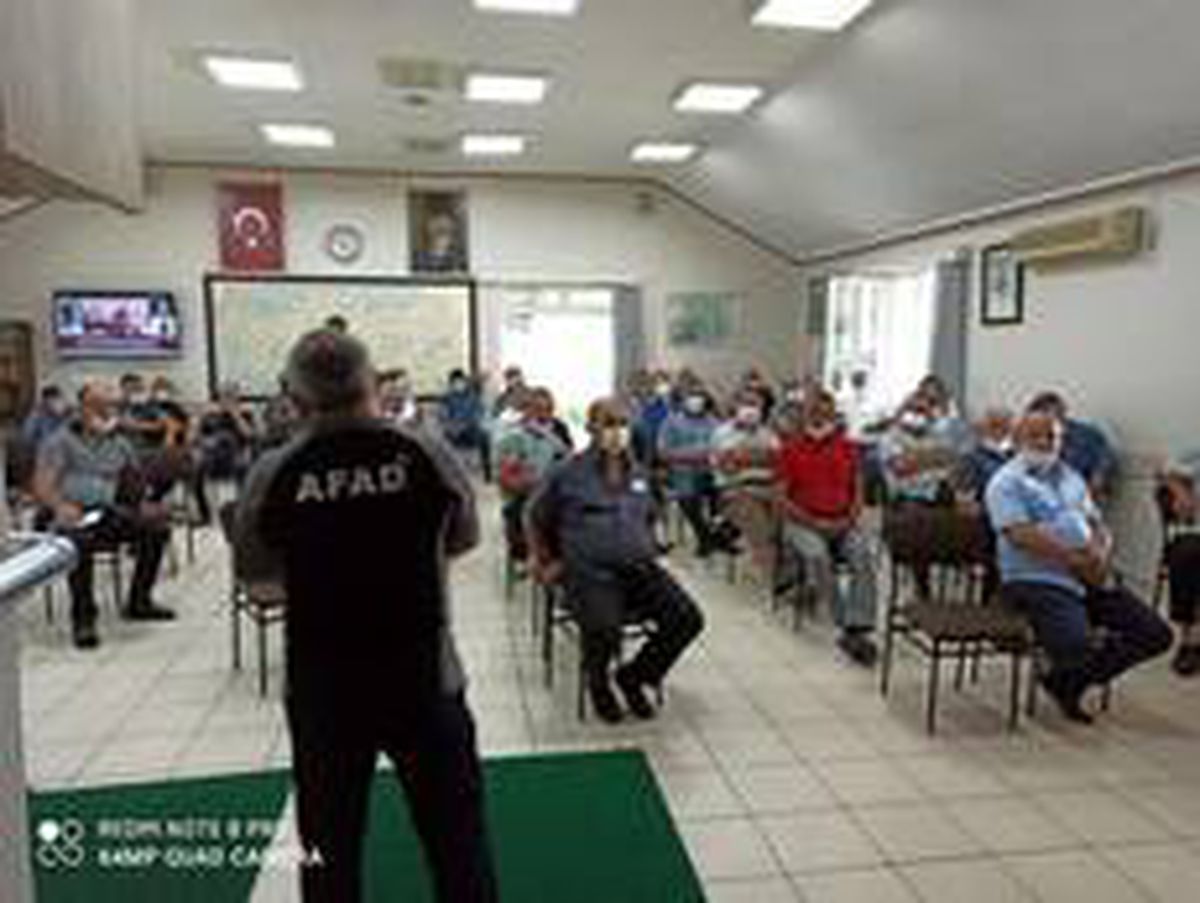 Kamyonculara doğal afet bilgilendirmesi yapıldı