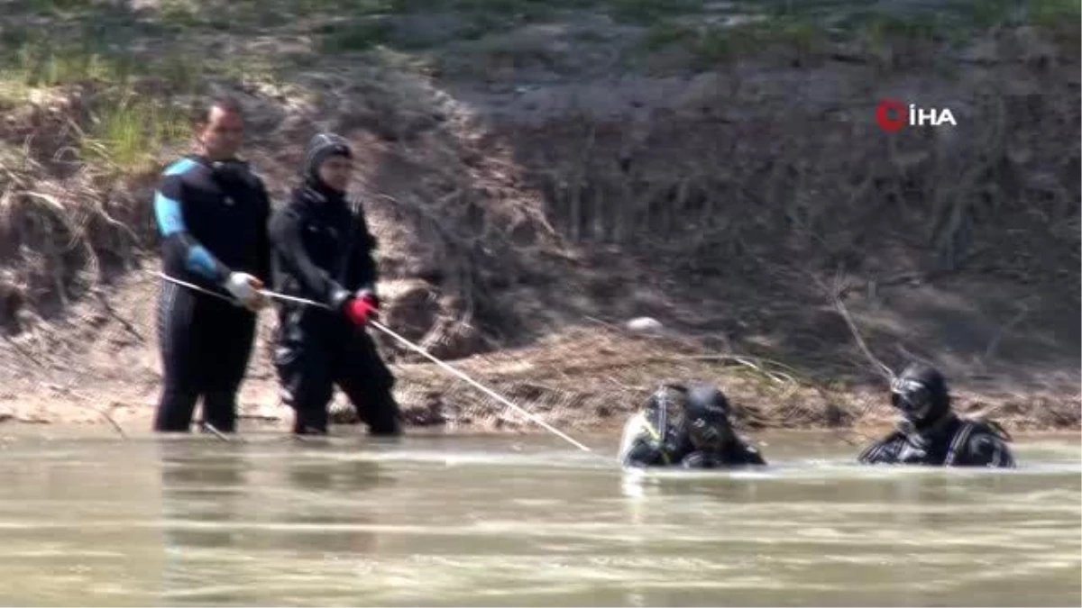 Kızılırmak\'ta kaybolan gencin cansız bedeni bulundu, baba sinir krizleri geçirdi