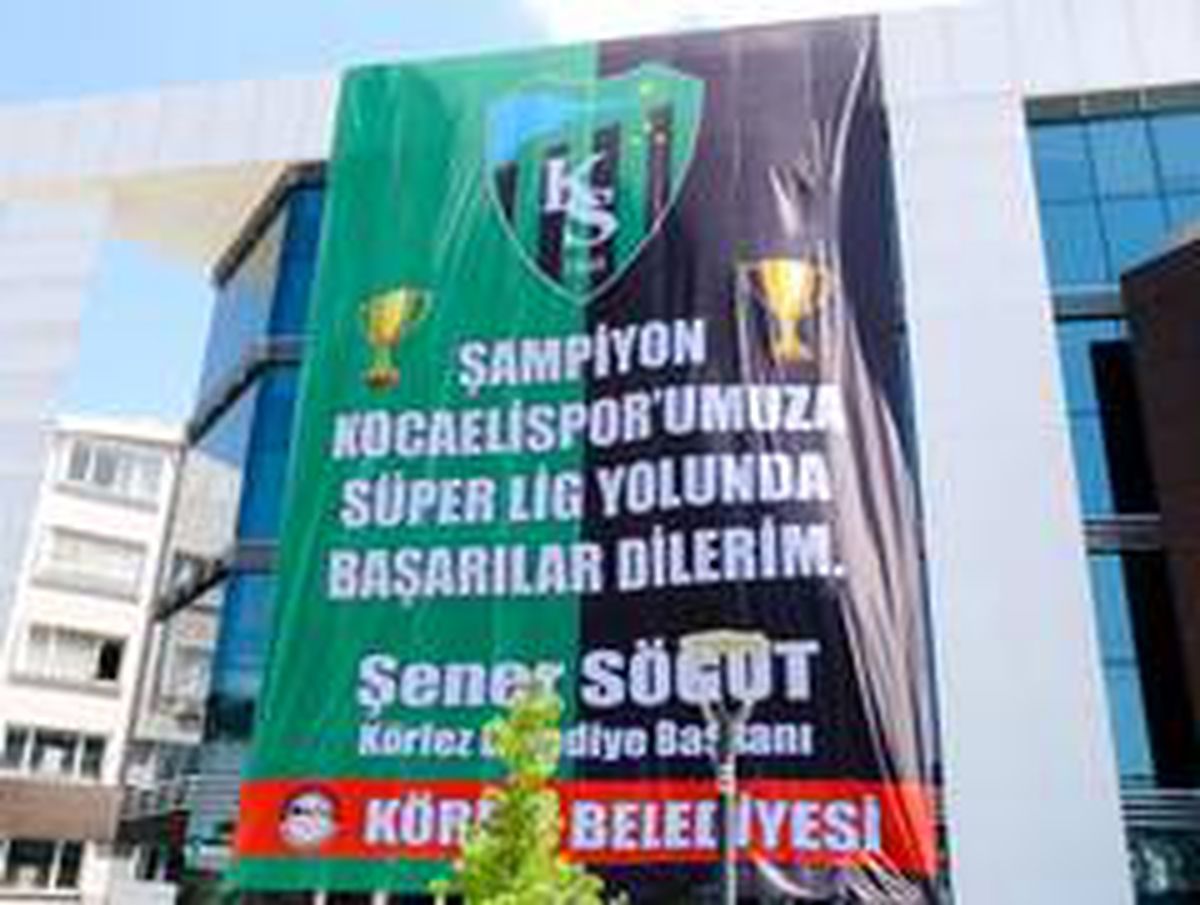 Son Dakika: Körfez yeşil-siyaha büründü
