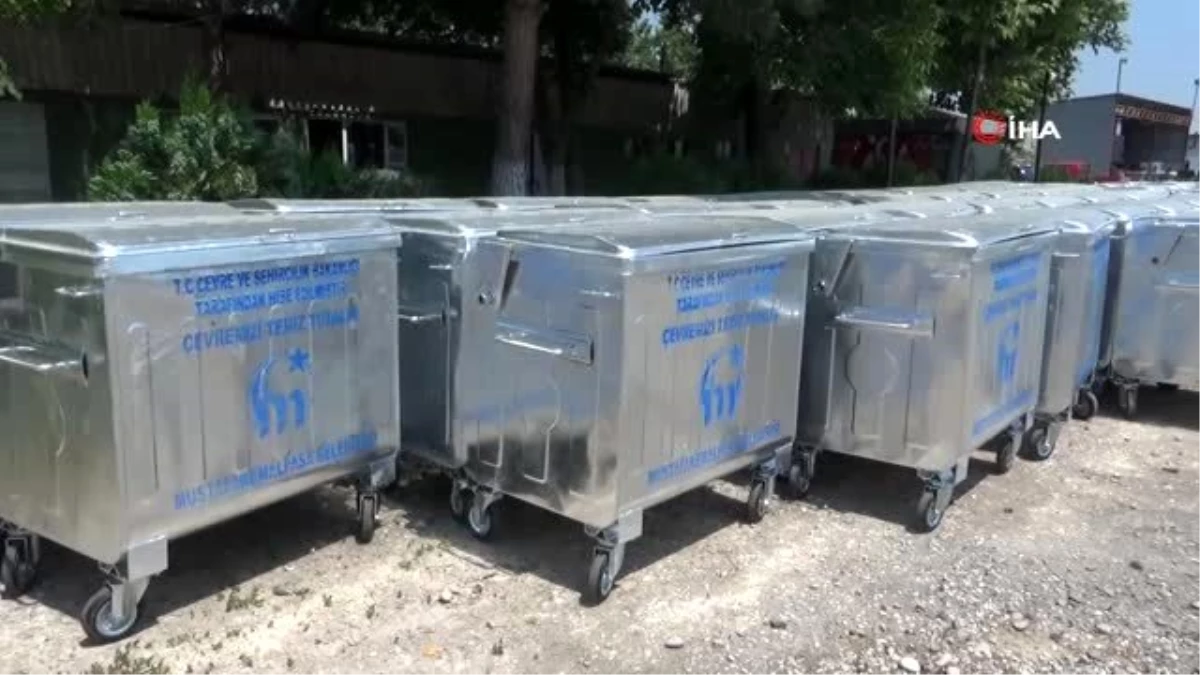 Mustafakemalpaşa\'ya 500 adet çöp konteyneri hibe edildi