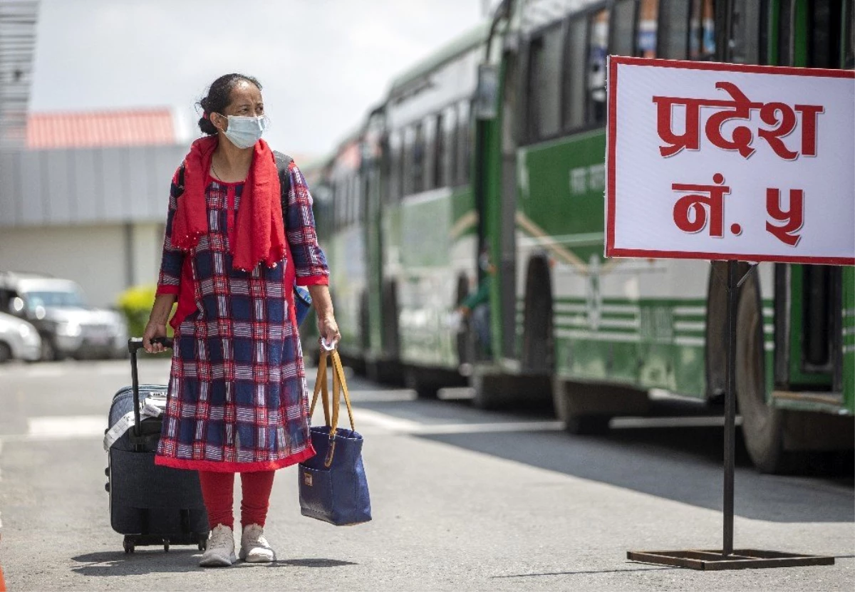 Nepal\'de halka açık yerlerde maske takma zorunluluğu getirildi