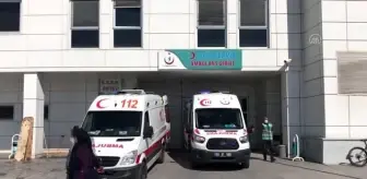 Otomobil ile minibüs çarpıştı: 7 yaralı