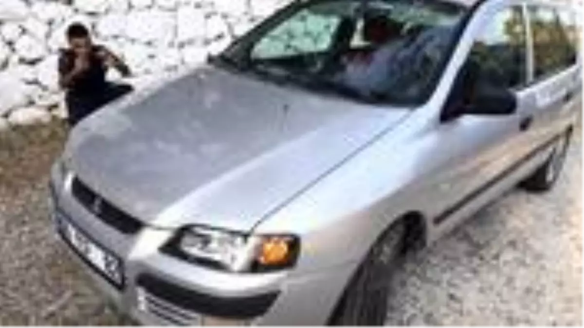 Turgut Şelalesi\'nin mesire alanına dışarıdan yiyecek getiren yerli turistlerin aracını haritaya çevirdiler