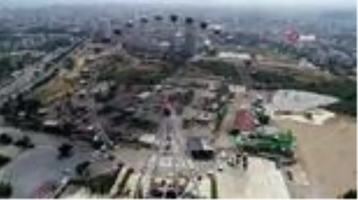 \'Türkiye\'nin en büyük dönme dolabı\', Lunapark izniyle birlikte kapılarını açtı