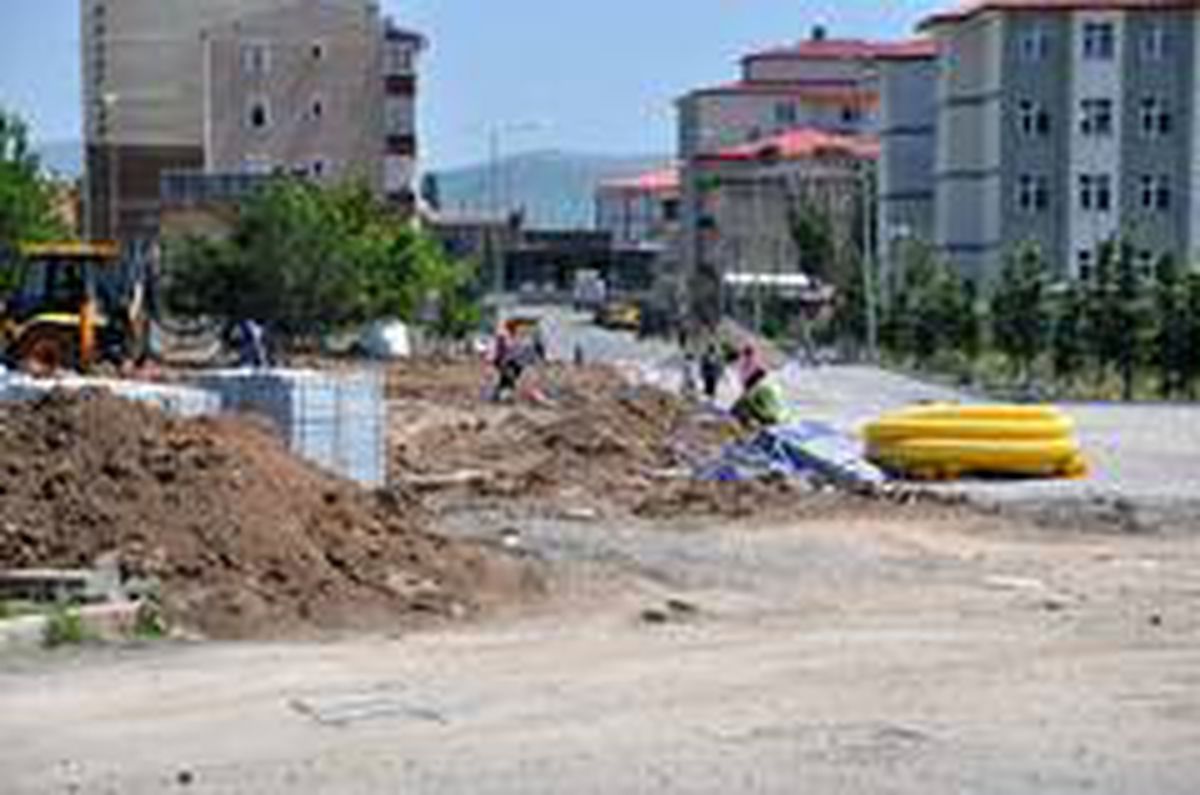 Kars Millet Bahçesi\'nde çalışmalar sürüyor