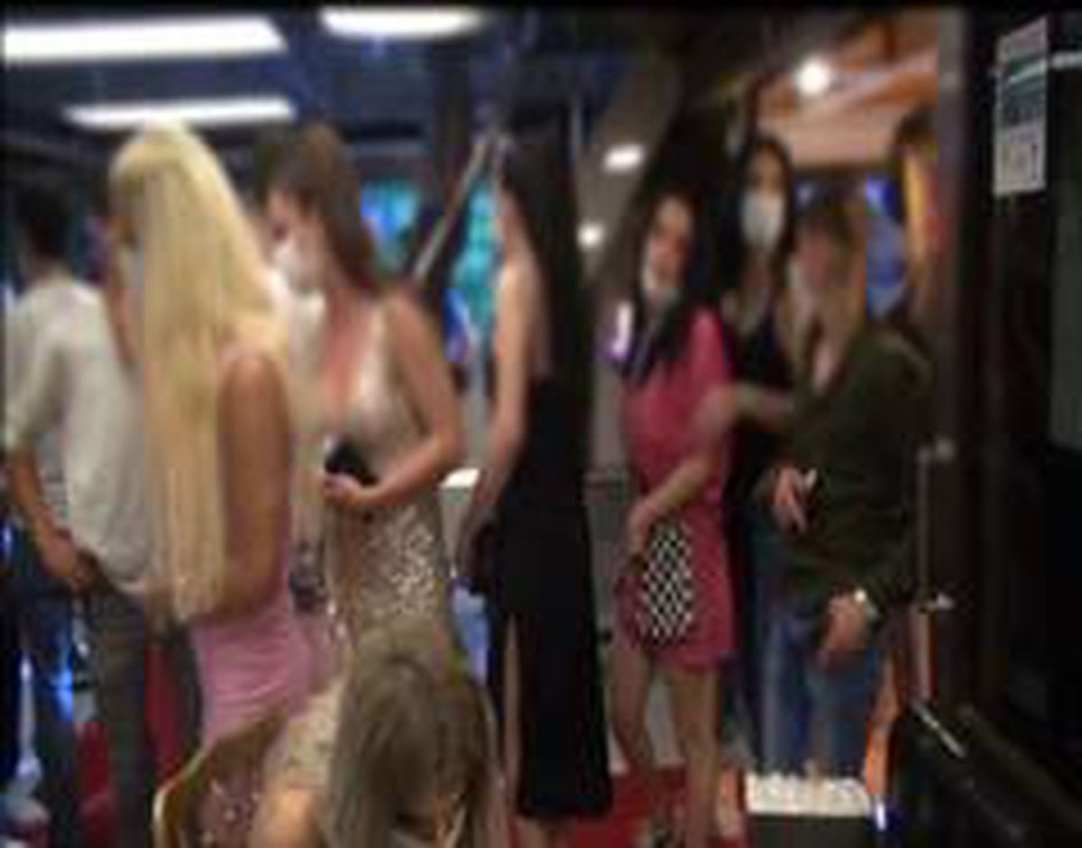 Korona\'yı hiçe sayarak teknede parti yapanlara 154 bin 350 TL ceza