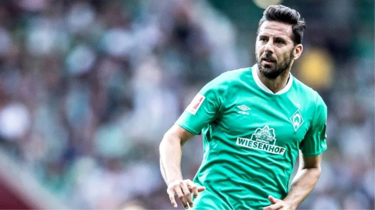 Werder Bremen\'li golcü Pizarro, 41 yaşında futbola veda etti