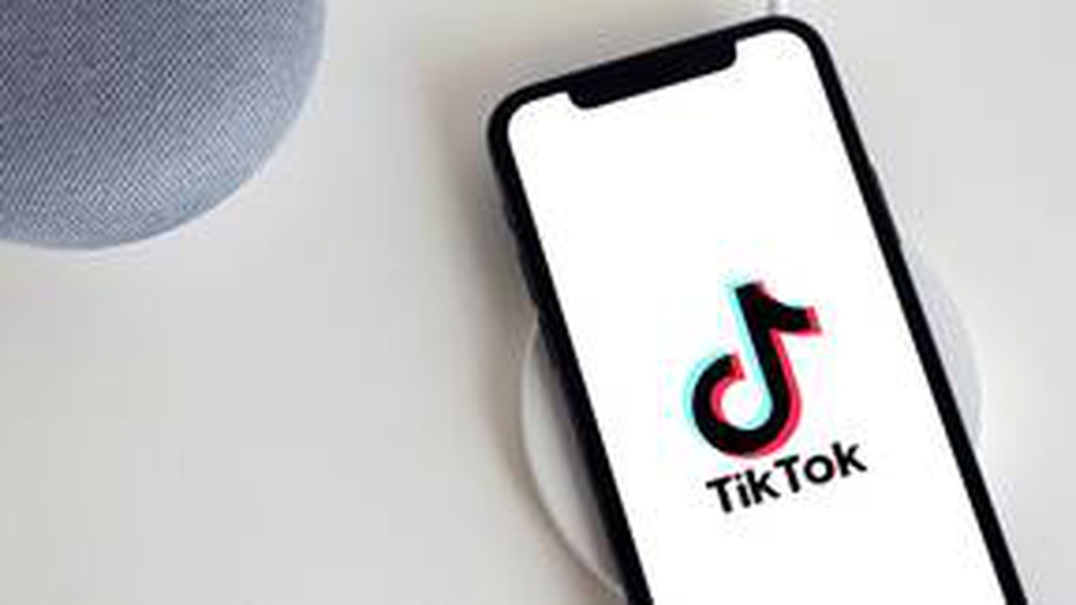 Afyon\'da TikTok Faciası: 17 Yaşındaki Genç Hayatını Kaybetti
