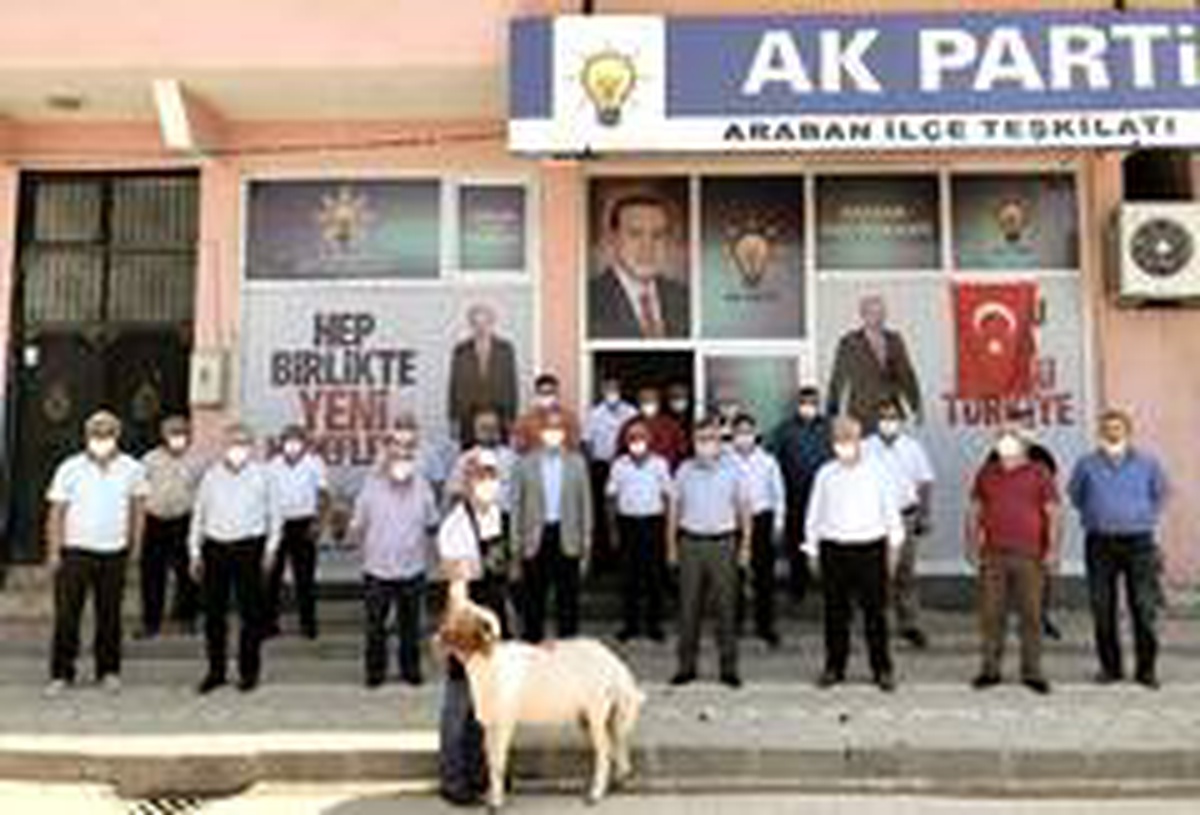 Son dakika haberi | Başkan Doğru Araban\'da kurban kesilerek karşılandı