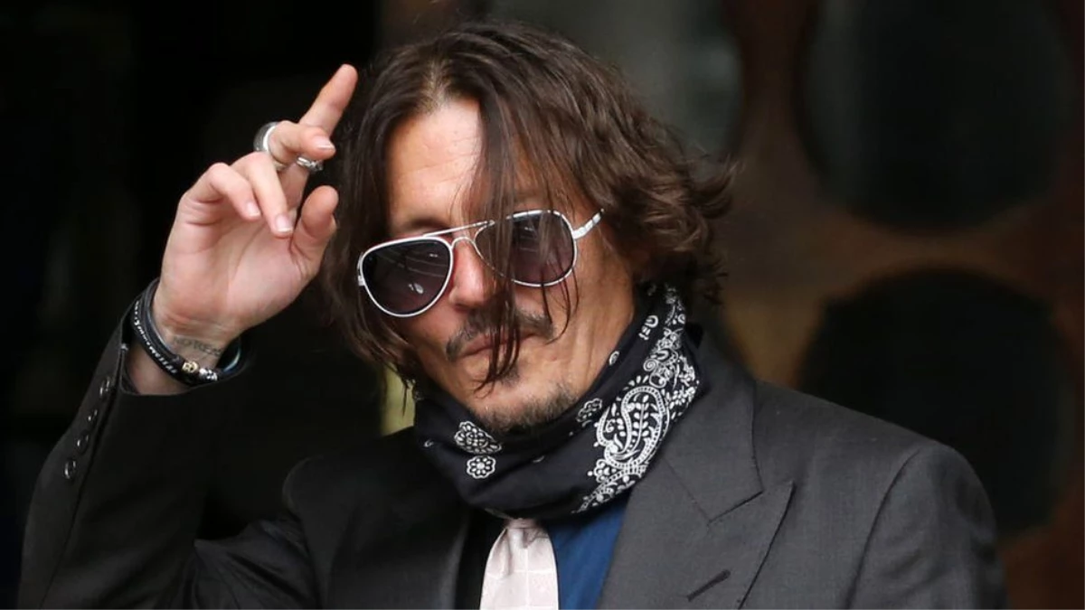 Johnny Depp, dövmesine güldüğü için eski eşi Amber Heard\'e tokat attığı iddiasını reddetti