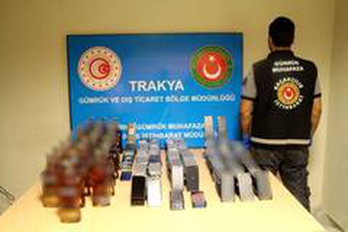 Kapıkule\'de on binlerce kaçak ticari eşya ele geçirildi