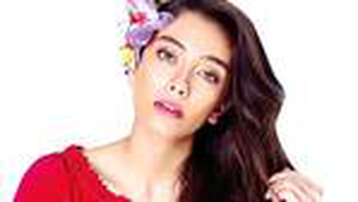 Neslihan Atagül\'den ABD\'ye online röportaj