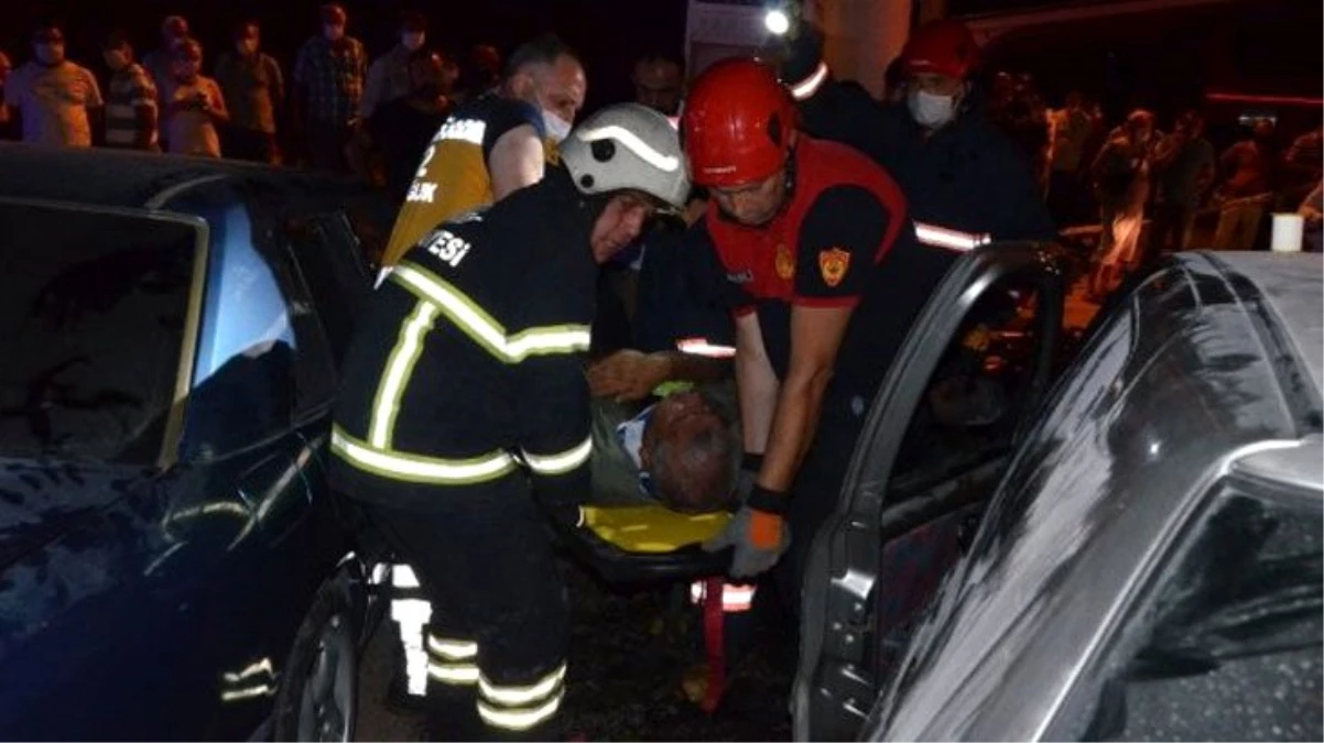 Ordu\'da iki otomobil kafa kafaya çarpıştı: 6 kişi ağır yaralandı