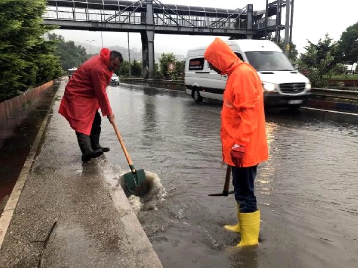 Zonguldak\'ta sağanak; yollar göle döndü