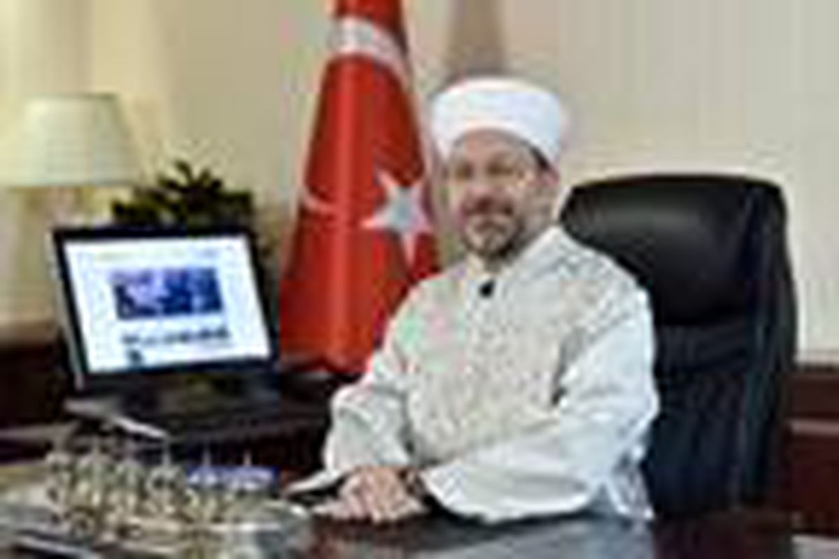 Ali Erbaş, din görevlilerinden koronavirüse karşı vatandaşları uyarmalarını istedi