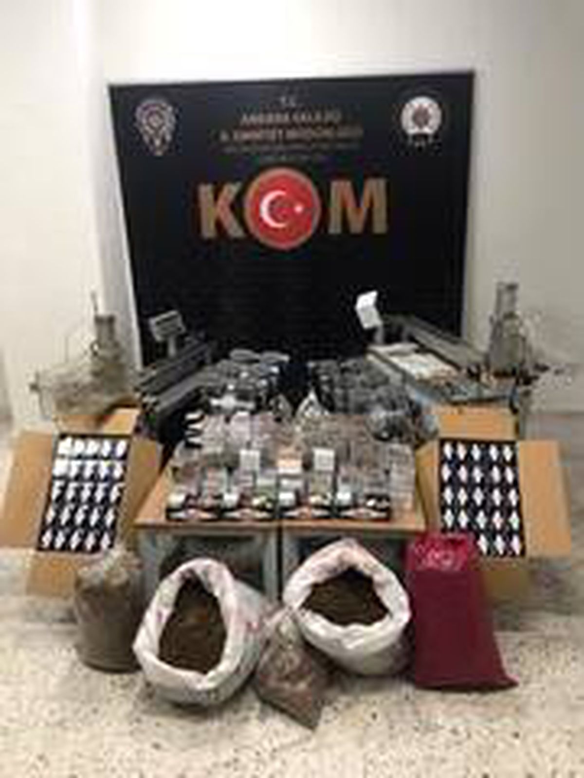 Ankara\'da 6 bin adet kaçak sigara ele geçirildi, 1 kişi de gözaltına alındı