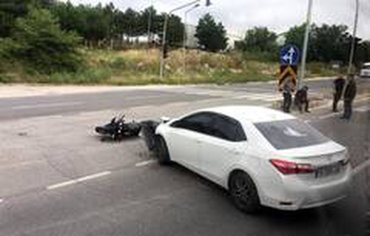 Bilecik\'te otomobil ile motosikletin çarpışması sonucu 1 kişi yaralandı
