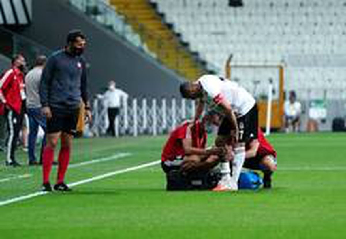 Burak Yılmaz devam edemedi