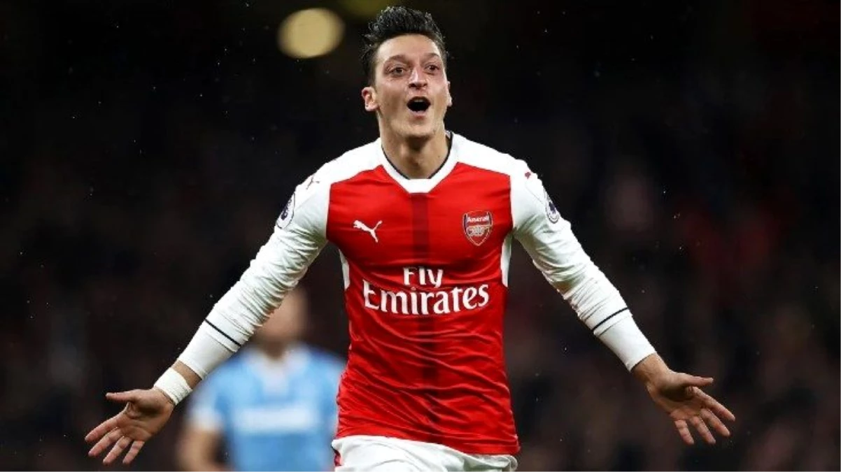 Fenerbahçe\'nin ilgilendiği Mesut Özil\'in Türkiye\'ye transfer olacağı ileri sürüldü