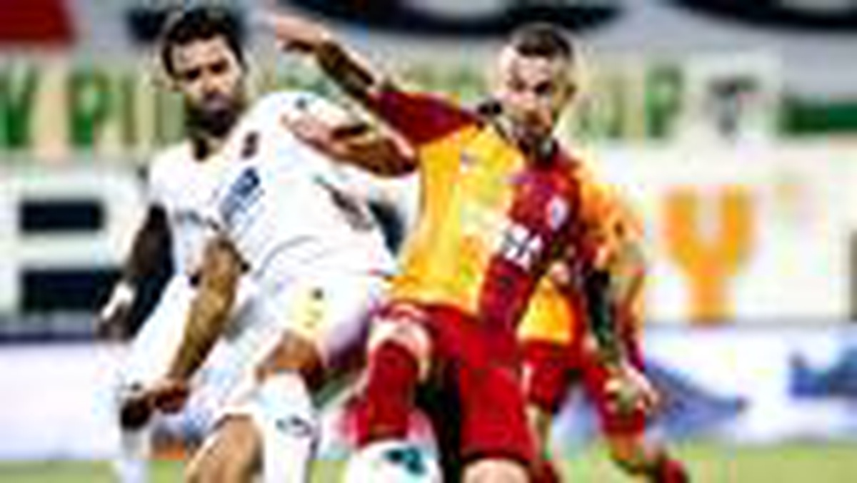 Galatasaray\'ın golcüsü Adem Büyük\'ten flaş sözler: \'Taraftara borcumuz var\'