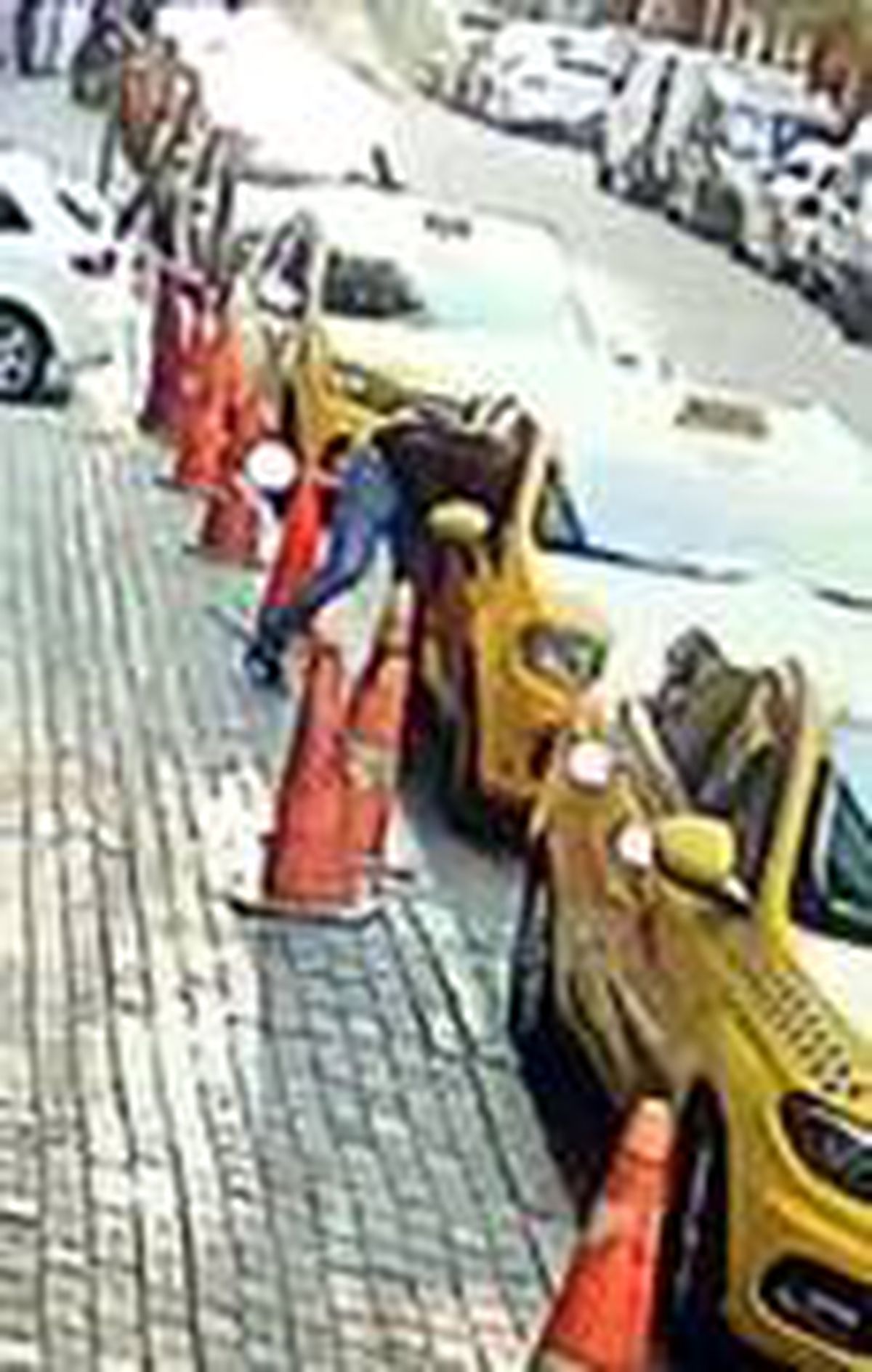 Hem hırsızlık yaptı, hem de selam verdi