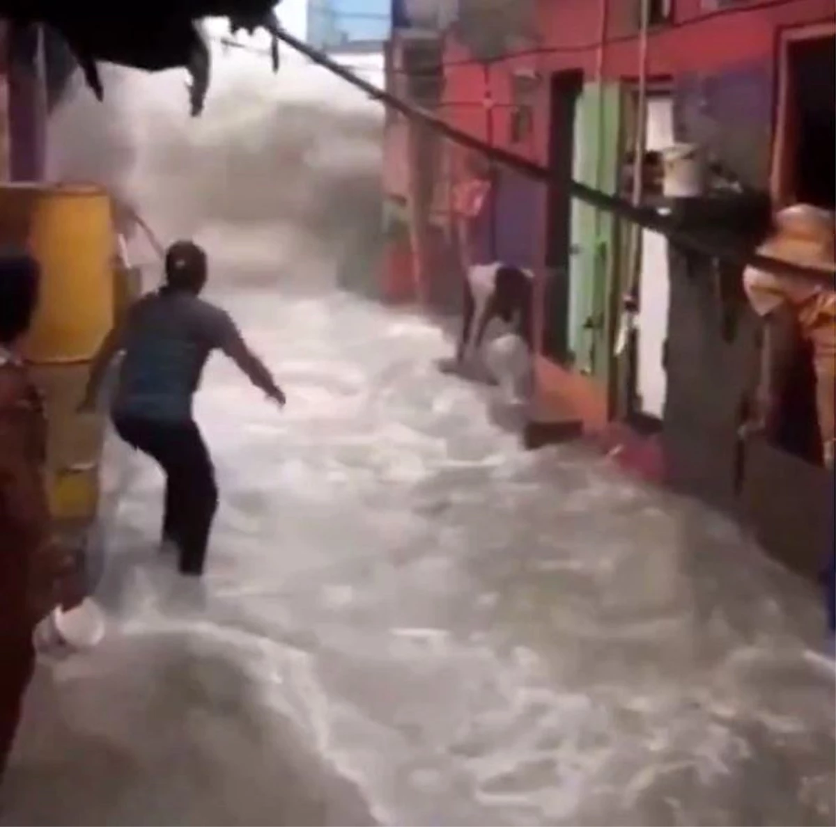 Hindistan\'nın Mumbai kentinde sel felaketi