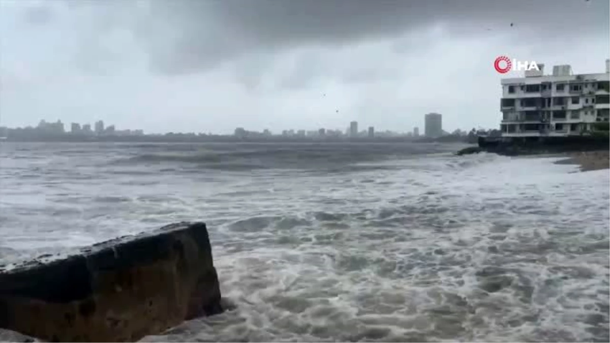 Hindistan\'nın Mumbai kentinde sel felaketi