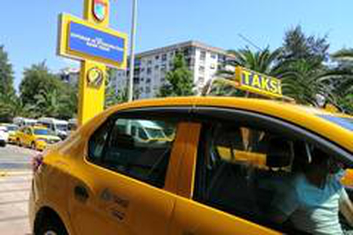 İzmir\'de taksiler için şikayet ve öneriler kayda alınıyor