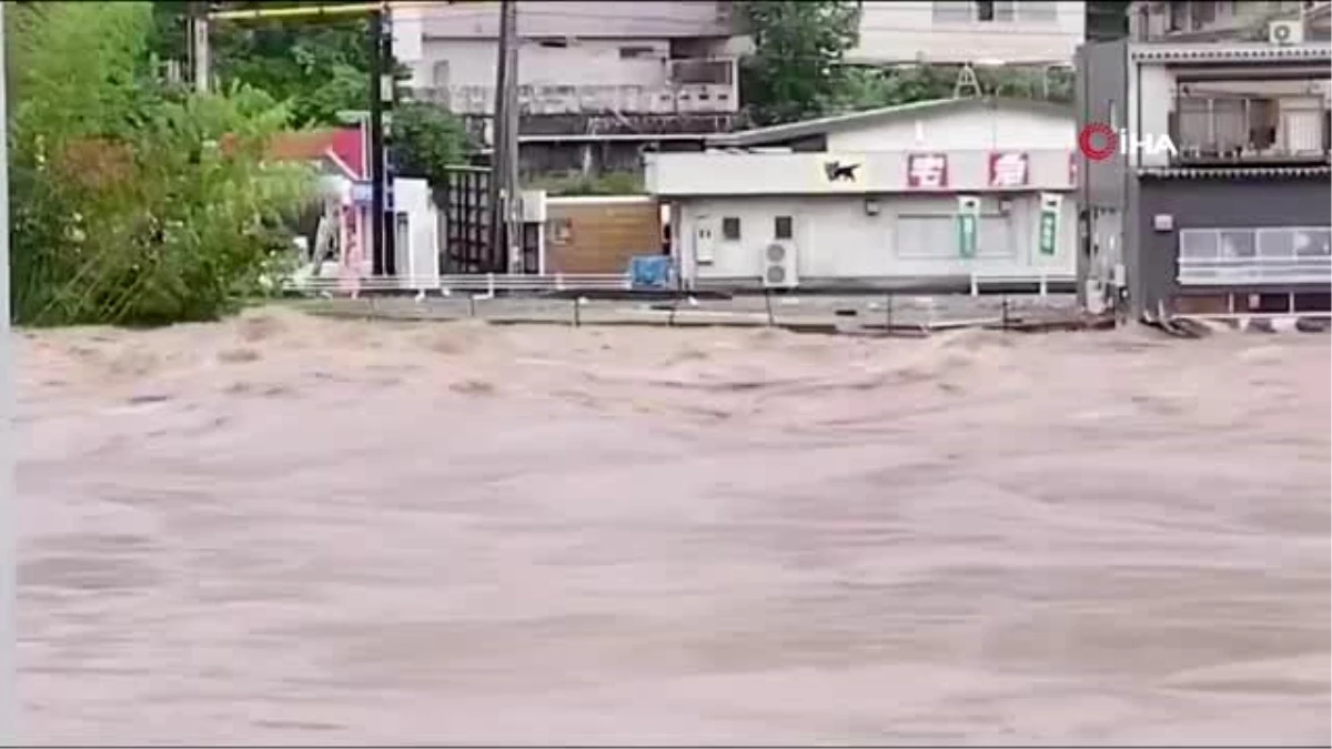 Japonya\'daki sel felaketinde ölü sayısı 62\'ye ulaştı880 bin kişiye tahliye çağrısı yapıldı