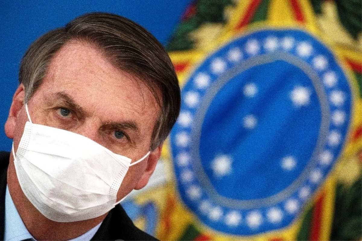 Koronaya yakalanan ve maskesini çıkaran Bolsonaro\'ya gazeteciler dava açacak