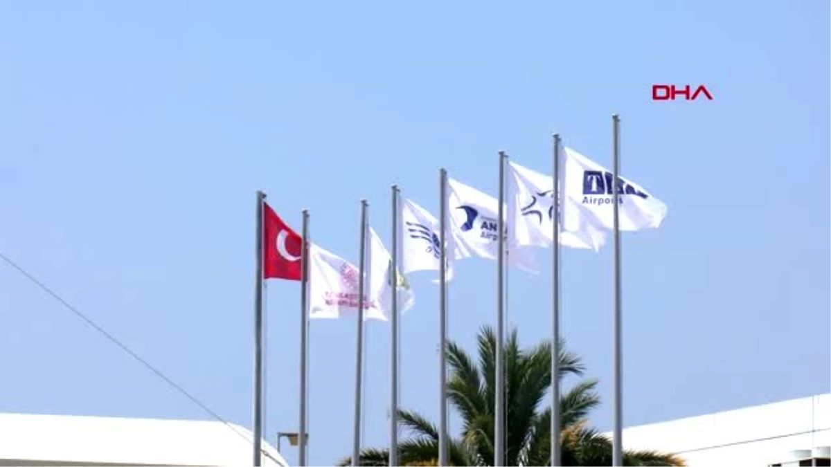 Antalya Havalimanı\'nda 3100 kişi Covid-19 testi yaptırdı