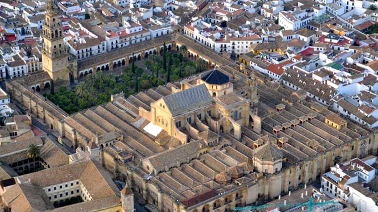 Ayasofya Camii\'ne dünyadan tepkiler gelirken İspanya\'daki Cordoba Katedrali örneği unutuluyor