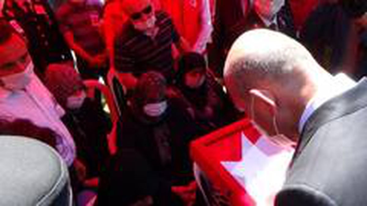 Bakan Soylu, Şehit Fatih Manga\'yı son yolculuğuna uğurladı