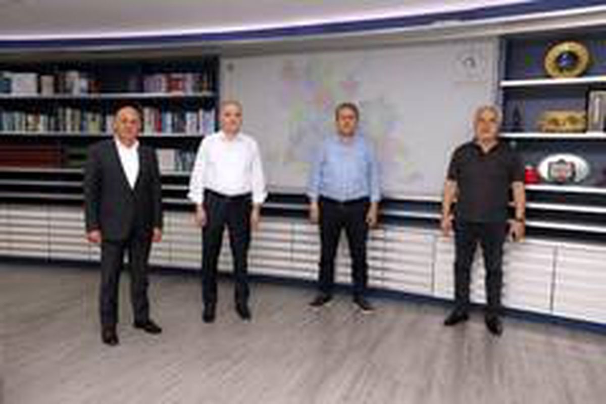 Başkan Özlü esnafın sorunlarını dinledi