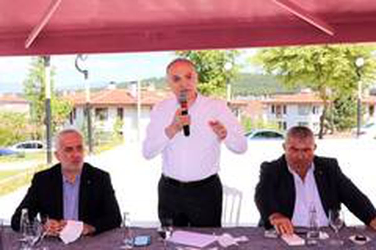 Son dakika haberleri... Düzce Belediye Başkanı Özlü muhtarlarla bir araya geldi