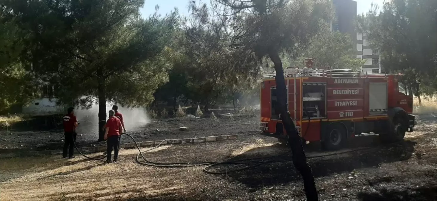 Eski polis özel harekat binası bahçesinde korkutan yangın