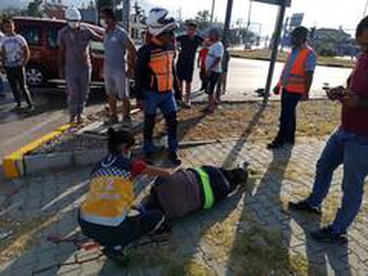 Fethiye\'de kamyonet ile motosiklet çarpıştı: 1 ölü