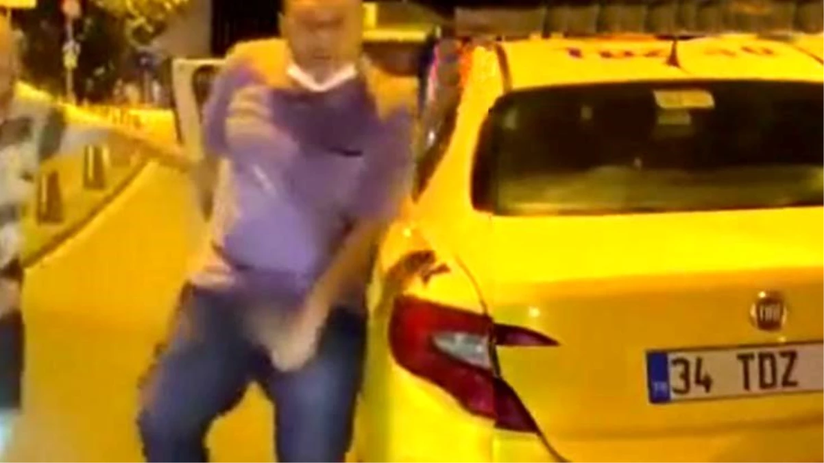 İstanbul\'un göbeğinde taksici rezaleti! Tartıştığı sürücüye cinsel organını gösterdi