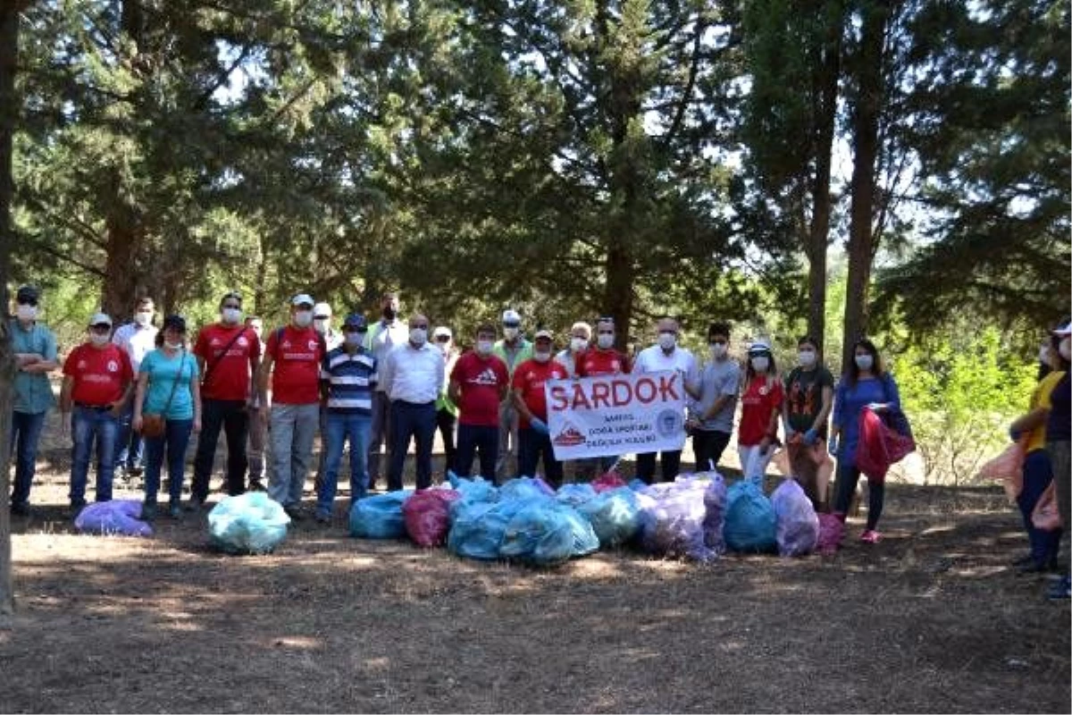 Türkiye\'nin tek jeoparkında 100 poşet çöp toplandı