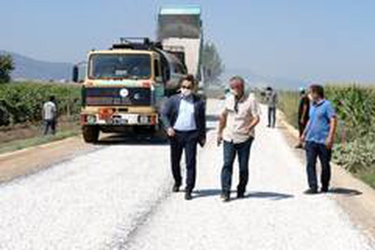 Zaman içinde yıpranan yol yenileniyor