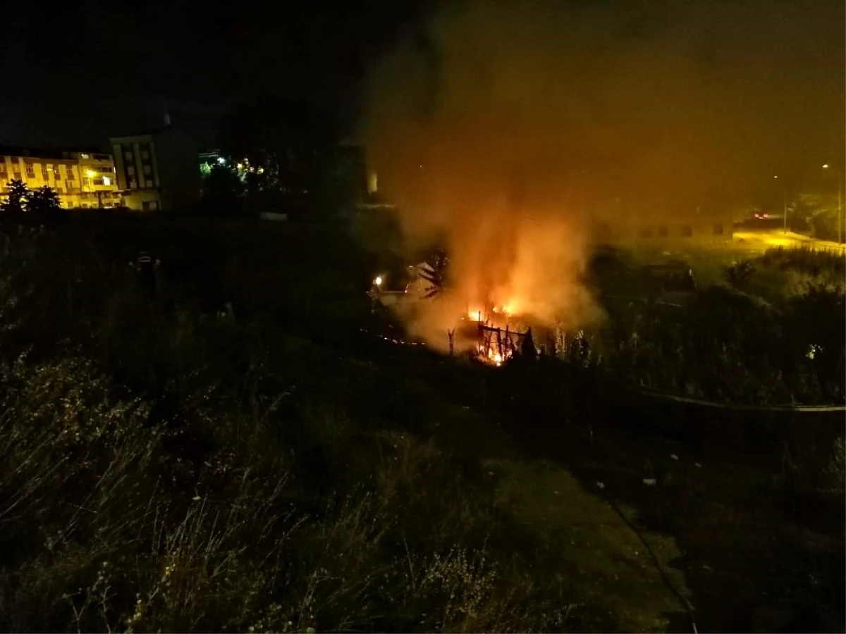 Son dakika haberleri | Arnavutköy\'de barakada yangın paniği