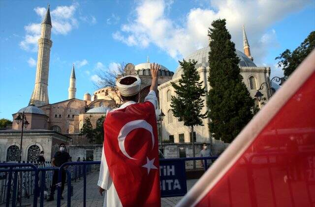 Ayasofya'nın yeniden cami olmasına dünyadan destek yağdı