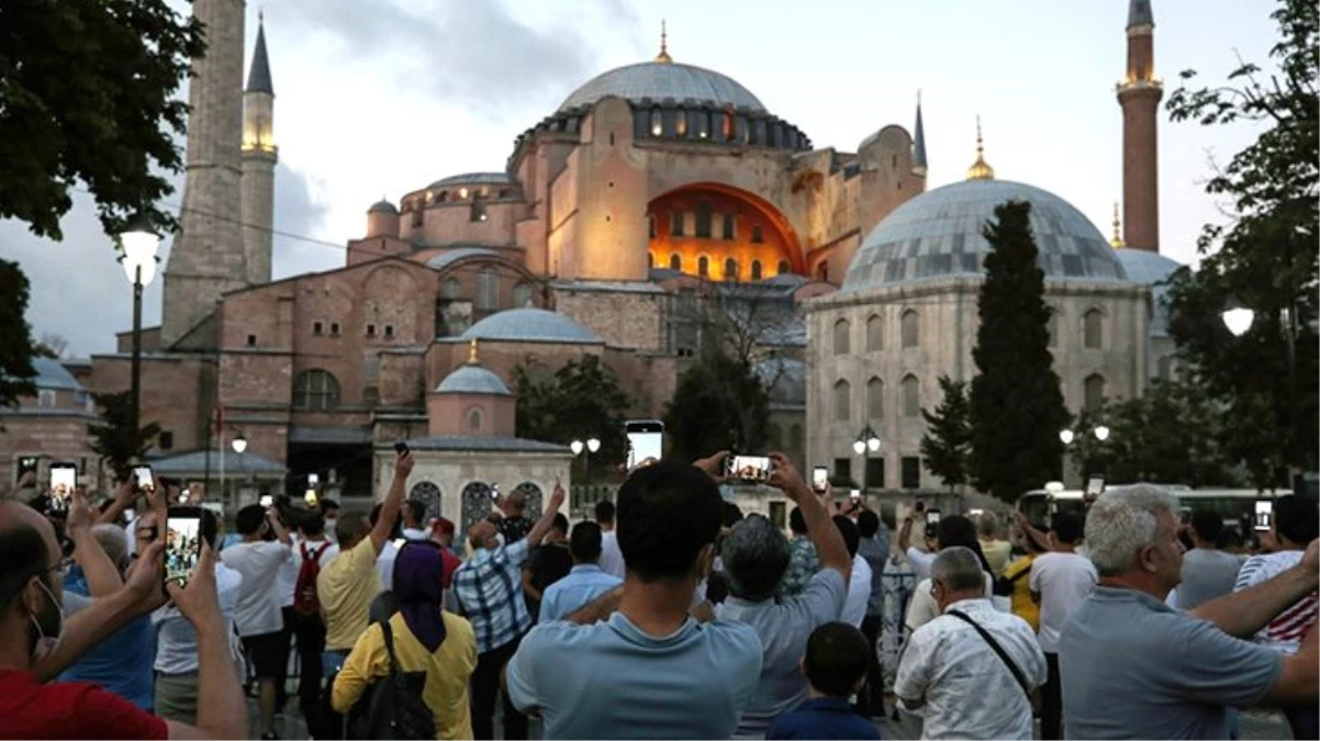 Diyanet İşleri Başkanı Ali Erbaş yanıt verdi: Ayasofya Camii\'nin ismi değişecek mi?