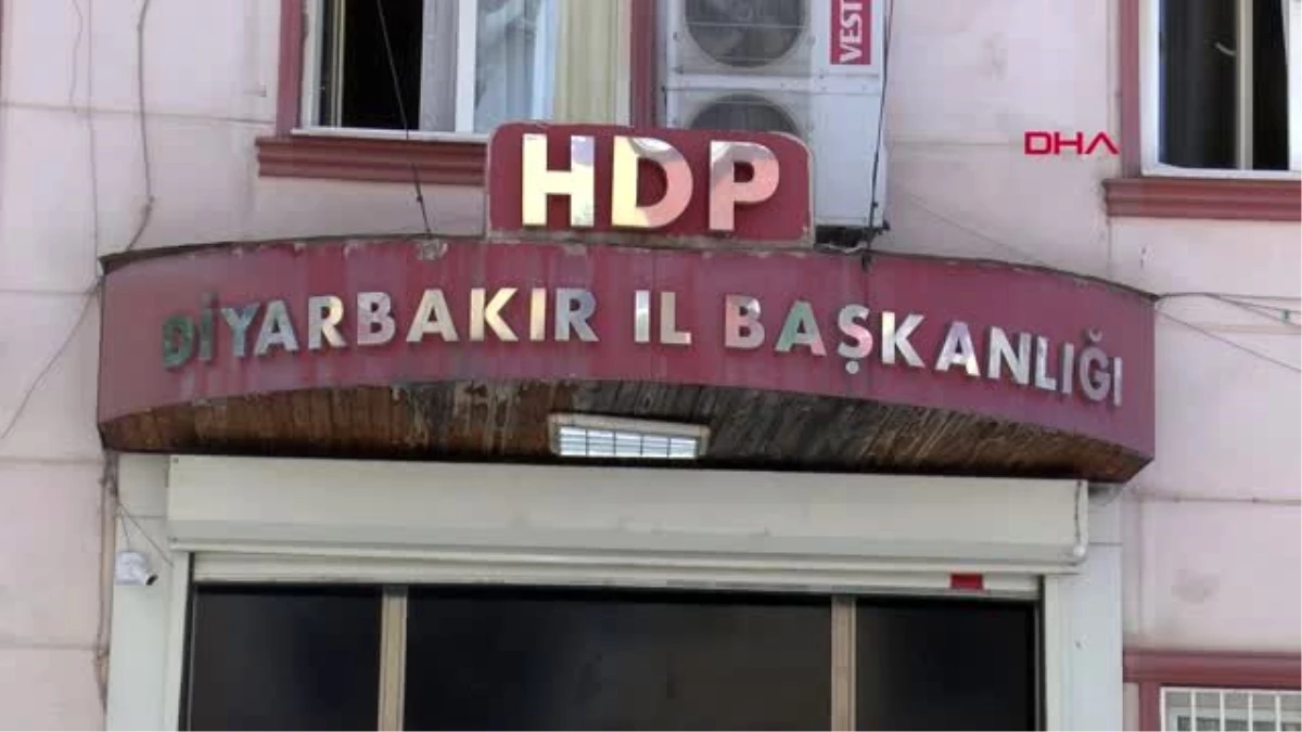 DİYARBAKIR HDP önündeki eylemde 313\'üncü gün; aile sayısı 137 oldu