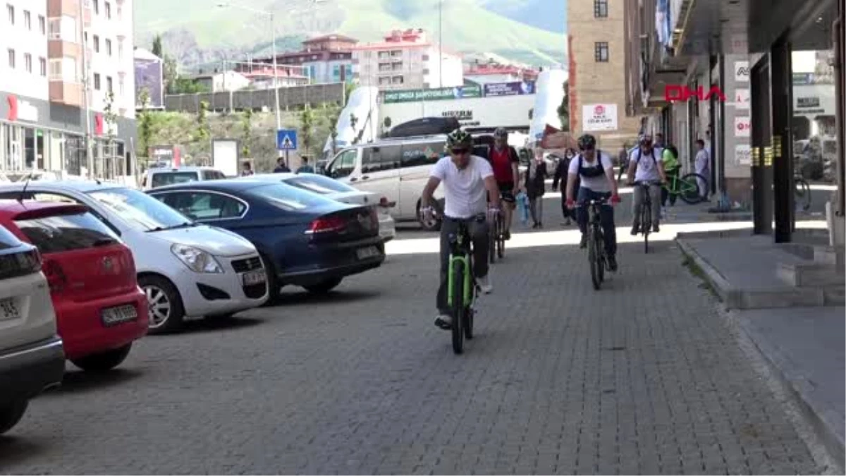 Son dakika haberleri! Erzurum Doğa için pedal çevirip, piknikçilerin çöplerini temizlediler