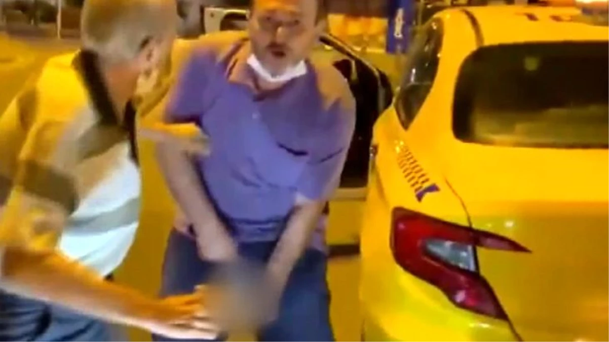 İstanbul\'un göbeğinde tartışma sırasında cinsel organını gösteren taksici serbest