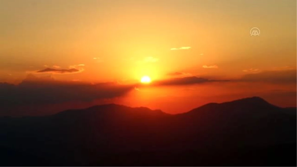 Konrad Adenauer Vakfı Türkiye Başkanı, Nemrut Dağı\'nda güneşin batışını izledi