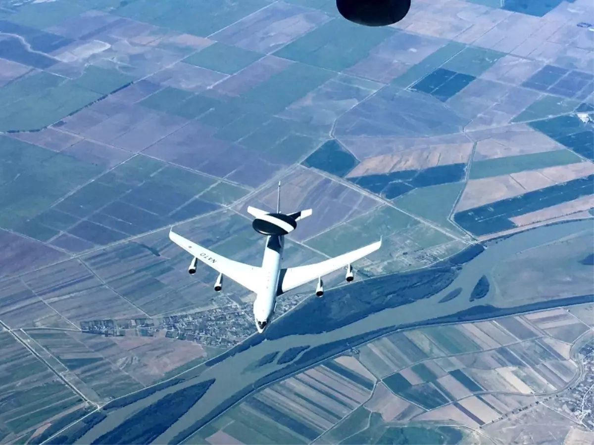 Milli Savunma Bakanlığı: "NATO\'ya ait AWACS uçağına, Hava Kuvvetlerimize ait tanker uçağı...